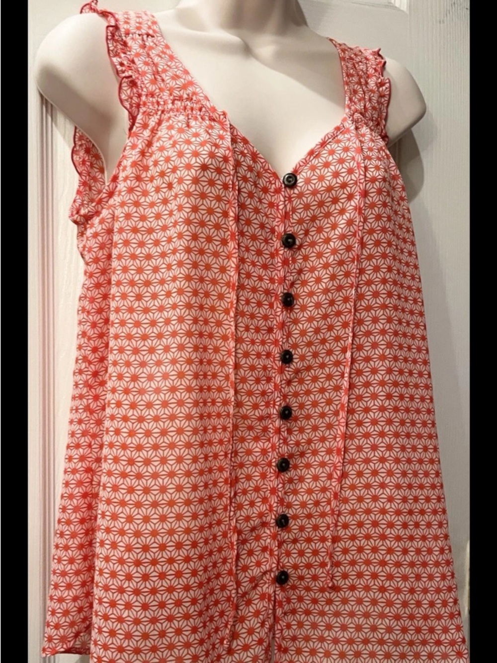 Gap Sleeveless Blouse, Size Medium, Coral/White Pattern, Button-up, Summer Top